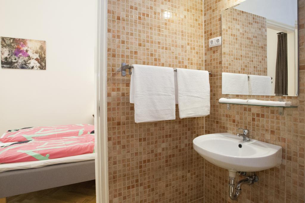 شقة Carolyn Apartman In The Old City بودابست المظهر الخارجي الصورة