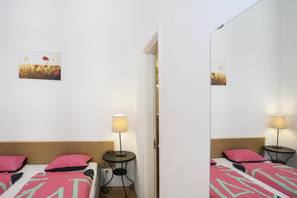 شقة Carolyn Apartman In The Old City بودابست المظهر الخارجي الصورة